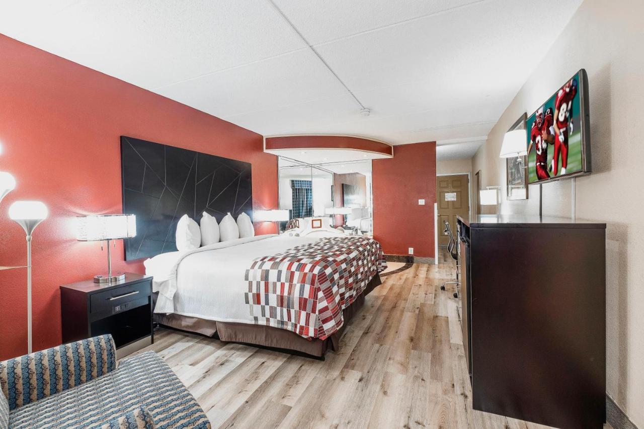 Red Roof Inn & Suites Мейкън Екстериор снимка