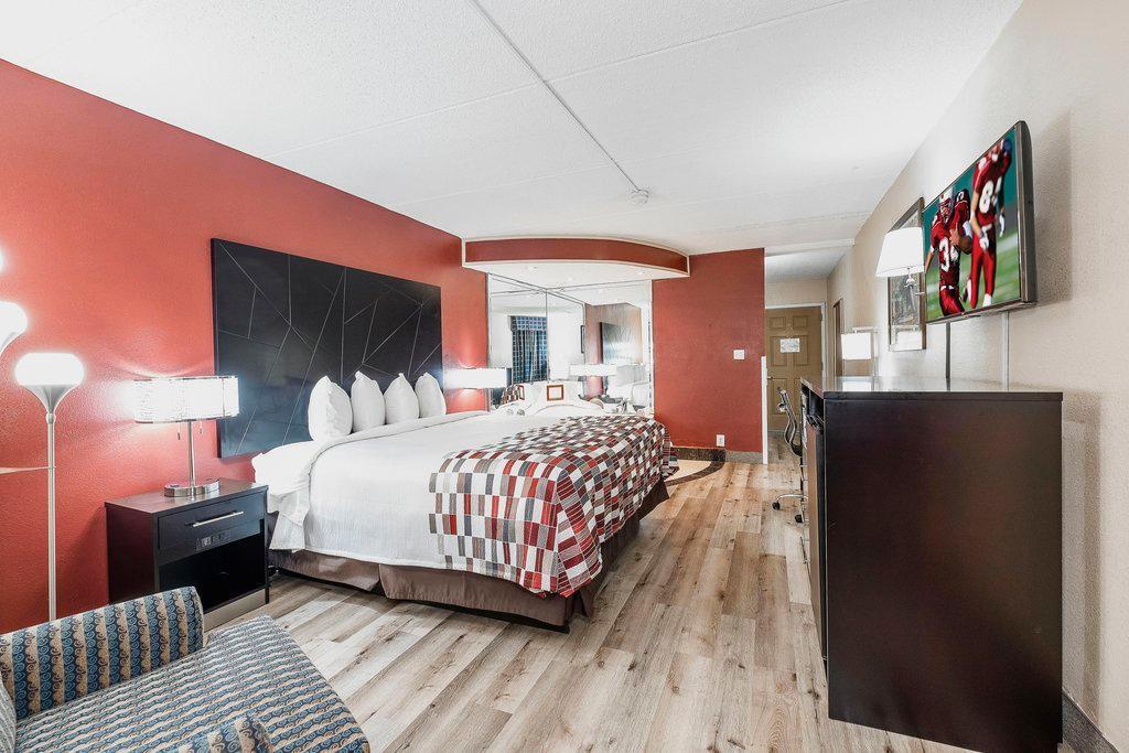 Red Roof Inn & Suites Мейкън Екстериор снимка
