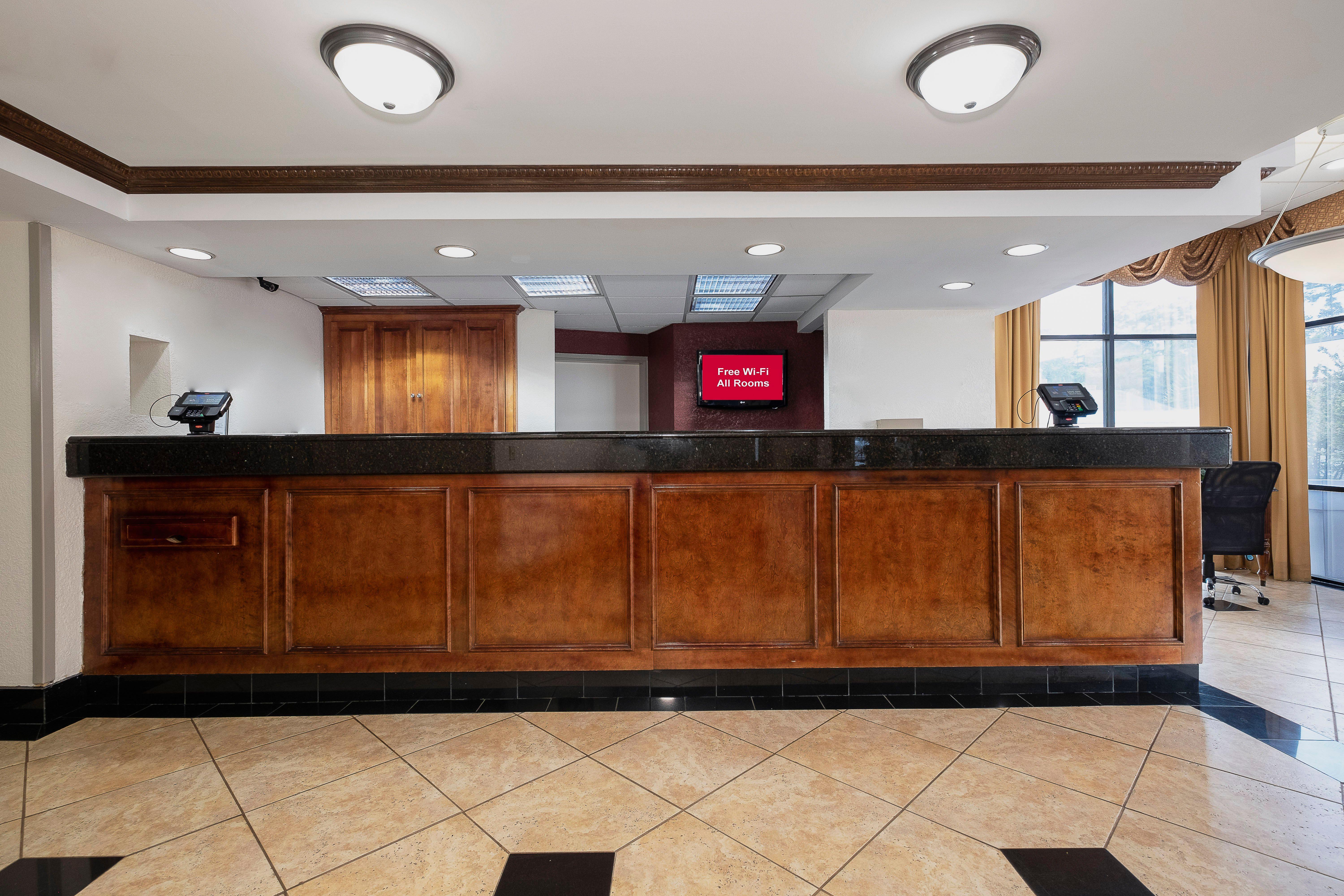Red Roof Inn & Suites Мейкън Екстериор снимка