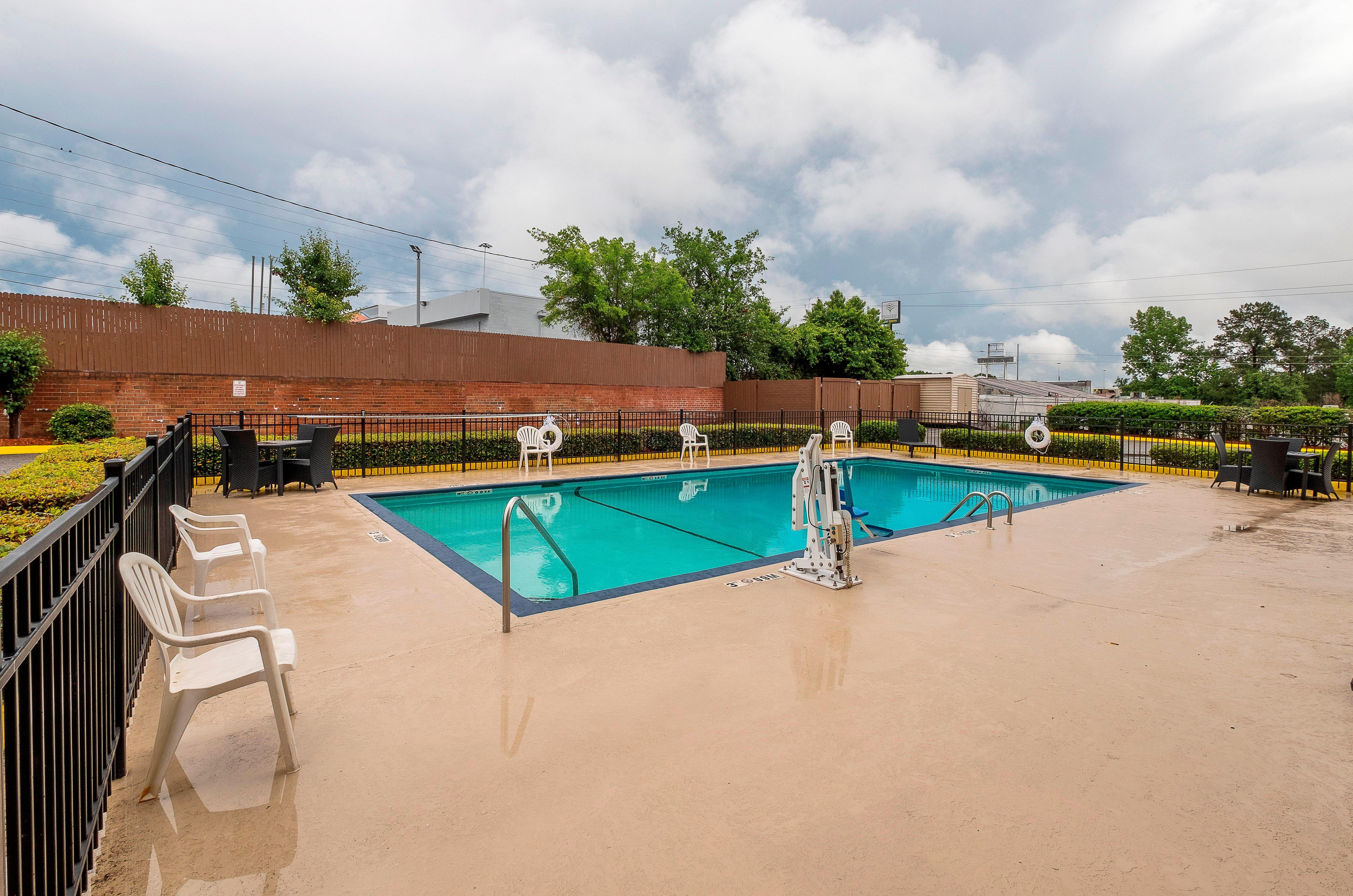 Red Roof Inn & Suites Мейкън Екстериор снимка