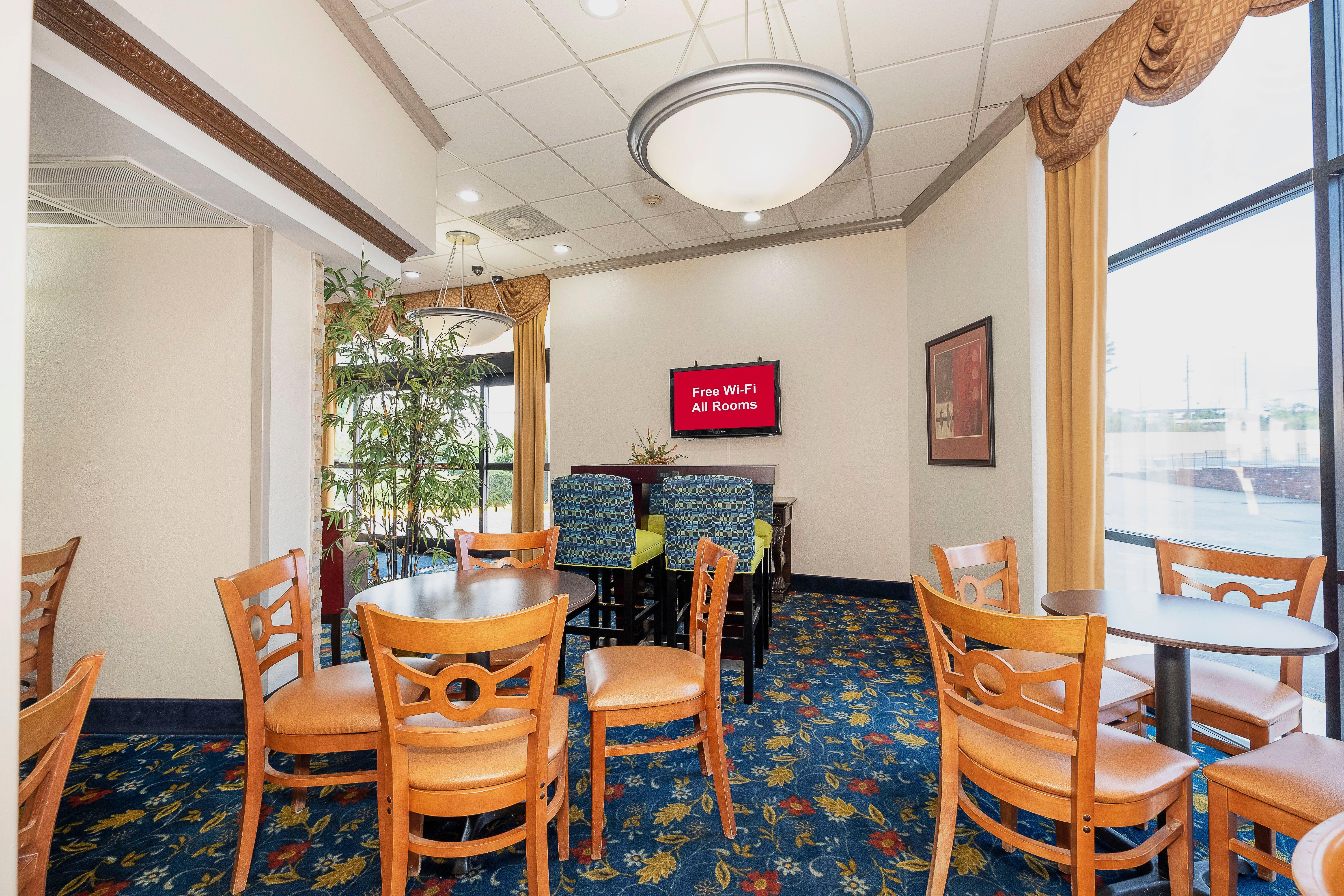 Red Roof Inn & Suites Мейкън Екстериор снимка