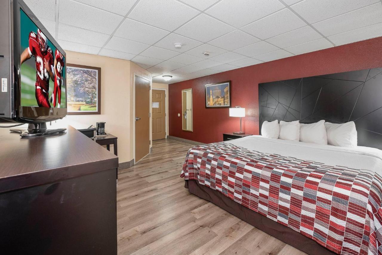 Red Roof Inn & Suites Мейкън Екстериор снимка