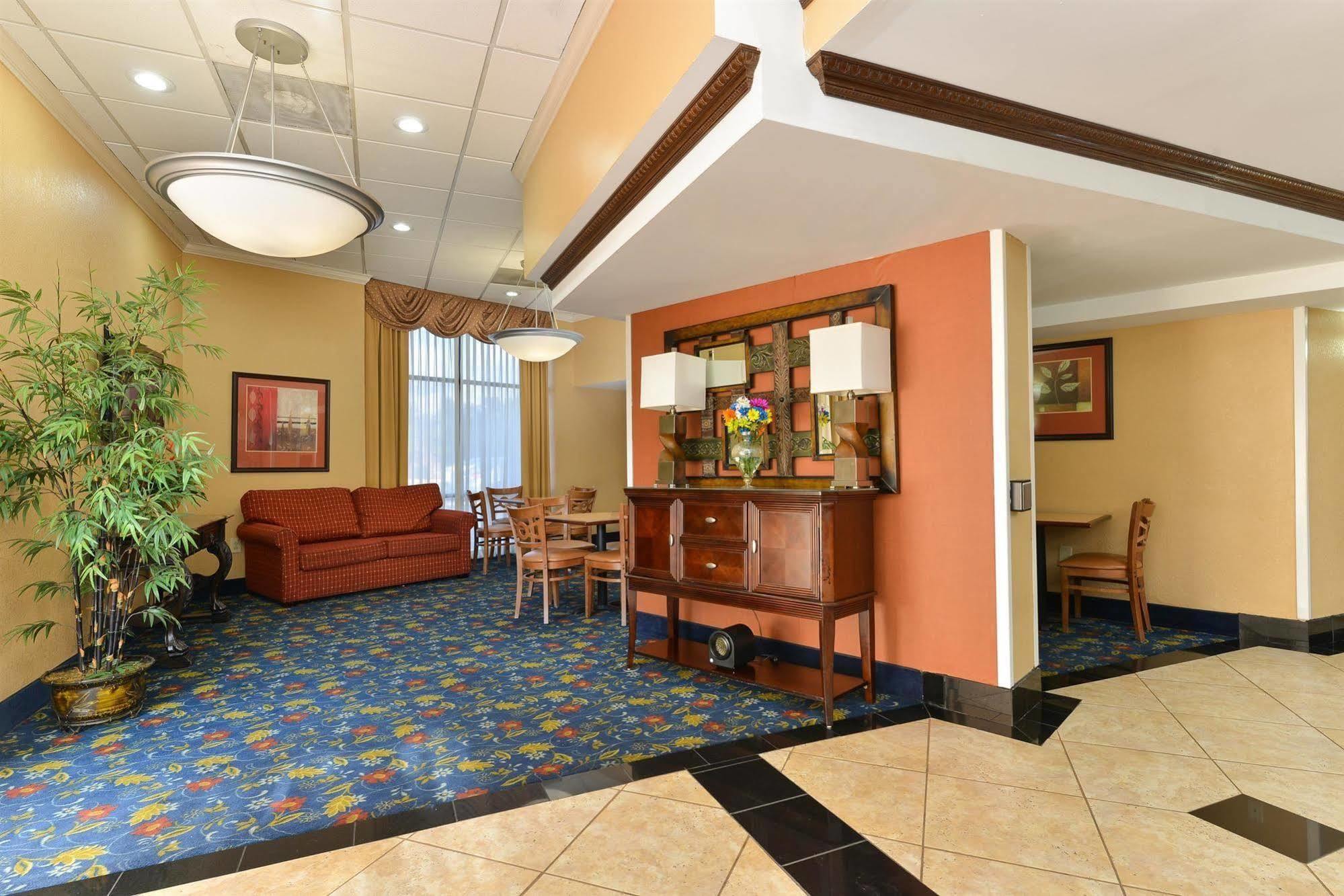 Red Roof Inn & Suites Мейкън Екстериор снимка