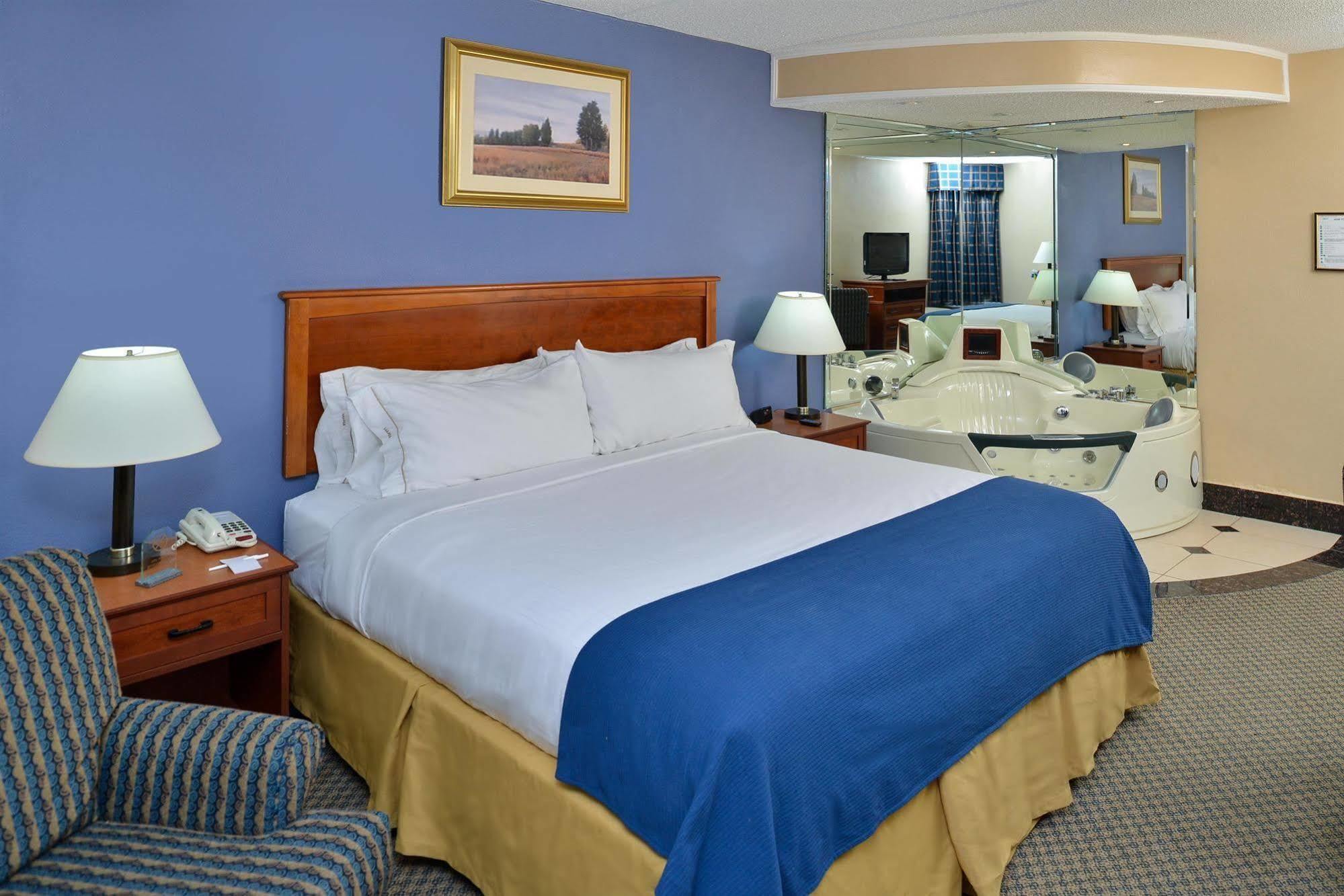 Red Roof Inn & Suites Мейкън Екстериор снимка