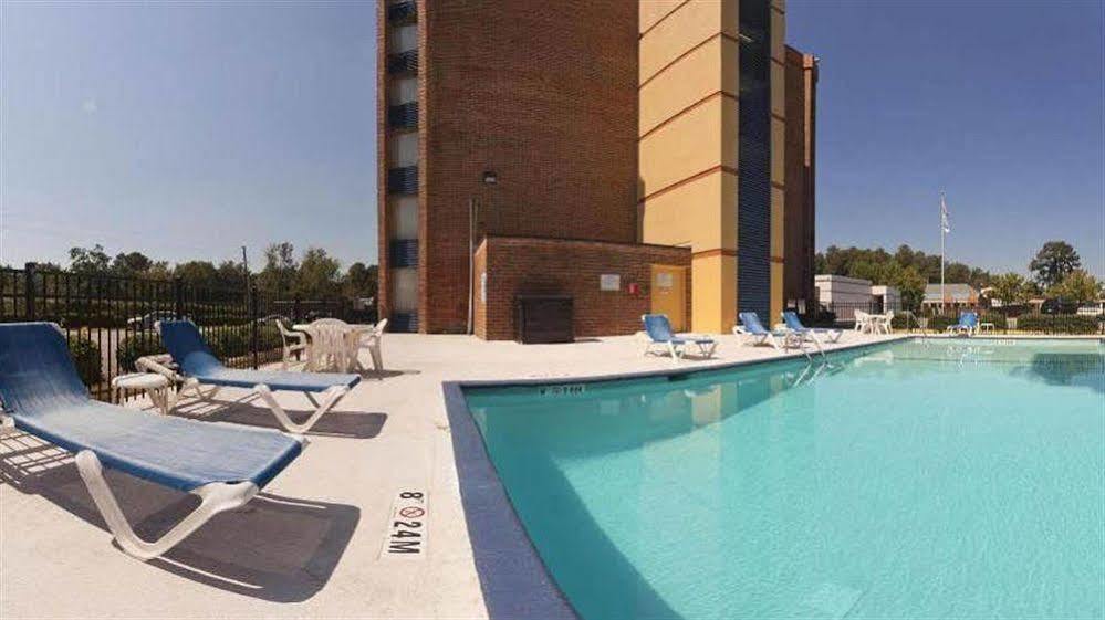 Red Roof Inn & Suites Мейкън Екстериор снимка